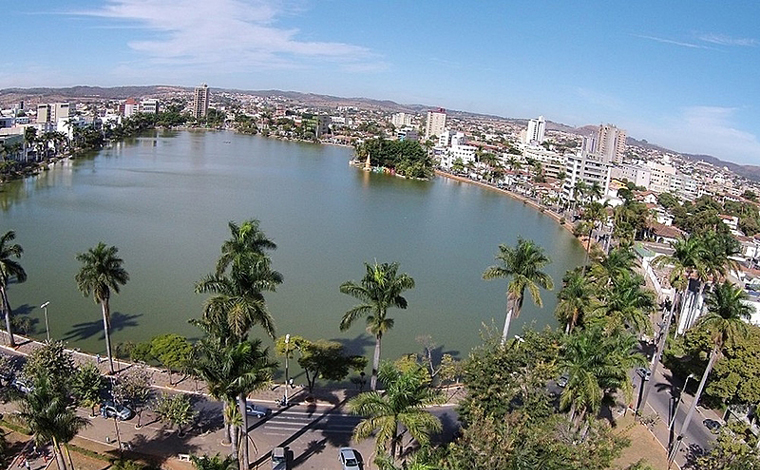 Foto: ReproduÃ§Ã£o - Entre pacientes de Sete Lagoas e de outras cidades da regiÃ£o, 47 estÃ£o internados por causas respiratÃ³rias, sendo 29 em leitos de enfermaria e 18 em UTI