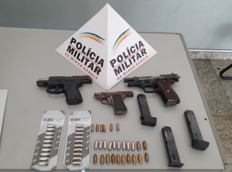 Foto: DivulgaÃ§Ã£o/PMMG - A operaÃ§Ã£o tem o objetivo de apurar diversos crimes ambientais. Foram cumpridos 24 mandados de busca e apreensÃ£o nas comarcas de Montes Claros, BrasÃ­lia de Minas, Sete Lagoas e Curvelo