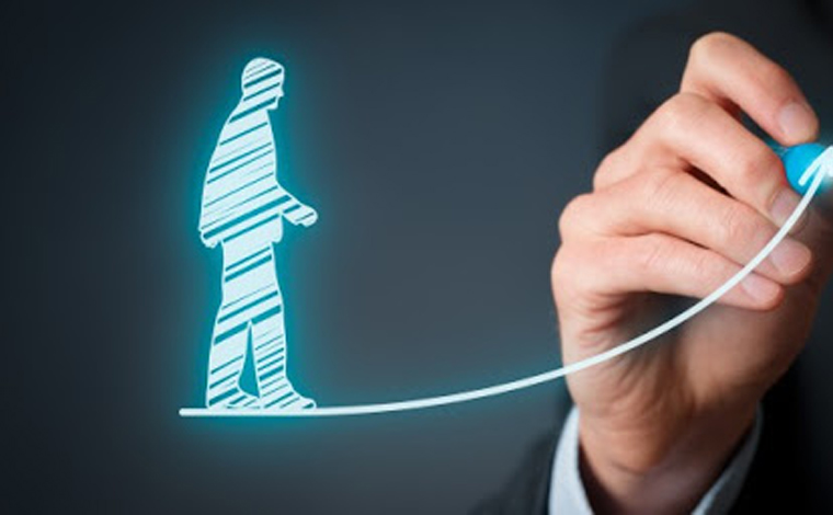 Foto: ReproduÃ§Ã£o - Como prÃ©-requisito a empresa pede curso superior ou tÃ©cnico em umas das seguintes Ã¡reas: Engenharia de ProduÃ§Ã£o ,TecnÃ³logo de ProduÃ§Ã£o