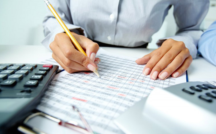 Foto: ReproduÃ§Ã£o - Como prÃ©-requisito, a empresa pede curso superior completo ou em andamento em AdministraÃ§Ã£o, CiÃªncias ContÃ¡beis ou Processos Gerenciais