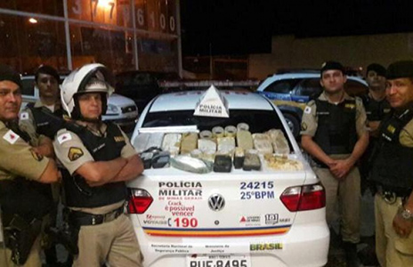 Polícia intercepta entrega de 15 kg de crack em Sete Lagoas