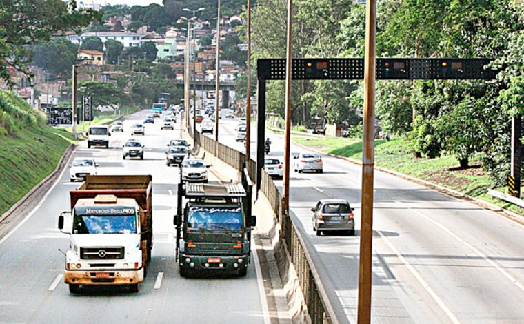 BR-040 será interditada neste domingo para construção do viaduto Teleférico no KM 530 em Contagem