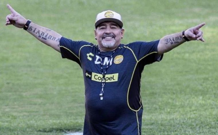 Sem drogas ou álcool, autópsia do corpo de Maradona aumenta evidências de erro médico