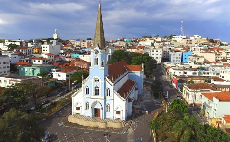 Mulher é morta a facadas pelo marido na frente das quatro filhas no Sul de Minas