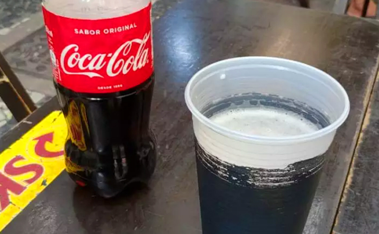 Foto: ReproduÃ§Ã£o/Redes sociais - No depoimento, a pessoa afirma que os belo-horizontinos estariam dando um âjeitinhoâ para burlar a lei e continuar consumindo bebida alcoÃ³lica em bares e restaurantes de Belo Horizonte