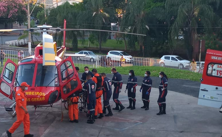 Criança de 1 ano é atropelada sem querer por motorista de aplicativo em Sete Lagoas 