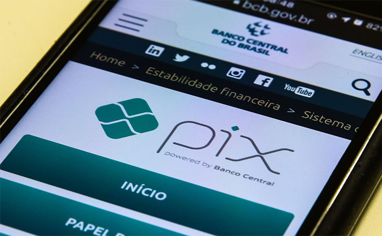 Conta salário poderá ser movimentada por Pix em breve