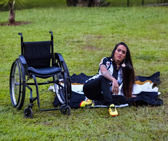Sete-lagoana Talita Reis é a primeira cadeirante a ser candidata à Musa do Brasileirão 2021