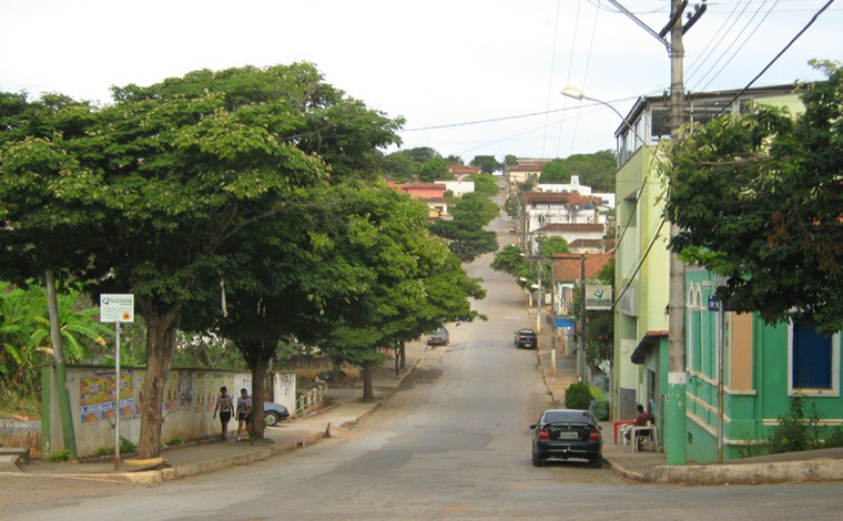 Pais e vizinho são presos suspeitos de cometerem estupro coletivo de crianças de 7 e 8 anos