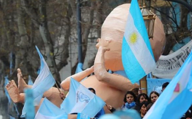 Médicos usam ‘objeção de consciência’ para se recusarem a fazer aborto na Argentina