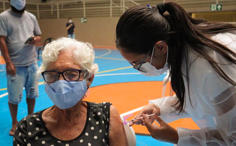 Vacinação contra Covid-19 para idosos a partir de 87 anos é liberada em Sete Lagoas 