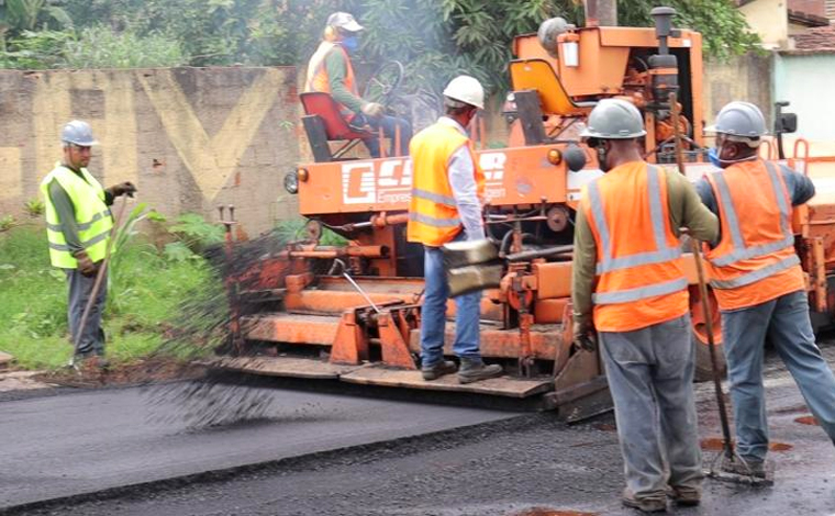 Obras de drenagem e pavimentação tem continuidade nos bairros de Fátima e Boa Vista em Sete Lagoas