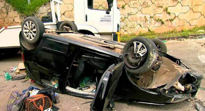 Carro cai de viaduto de quase 12 metros em Belo Horizonte e três pessoas ficam feridas