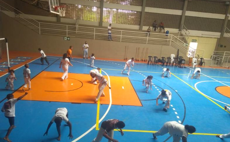 Foto: DivulgaÃ§Ã£o/PMSL - Segundo o mestre Paulinho Godoy, a capoeira Ã© mais que um esporte. 