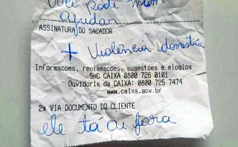 Foto: DivulgaÃ§Ã£o - O servidor conta que o homem estava do lado de fora da agÃªncia, esperando pela mulher. âO celular dela nÃ£o parava de tocar. Na linha, uma pessoa perguntava se ela jÃ¡ tinha sido atendida, provavelmente era ele