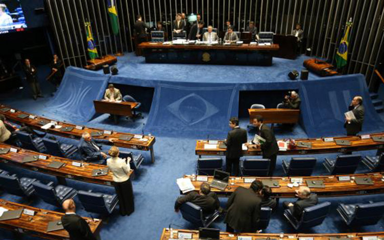 Senado aprova PEC da reforma política com cláusula de barreira