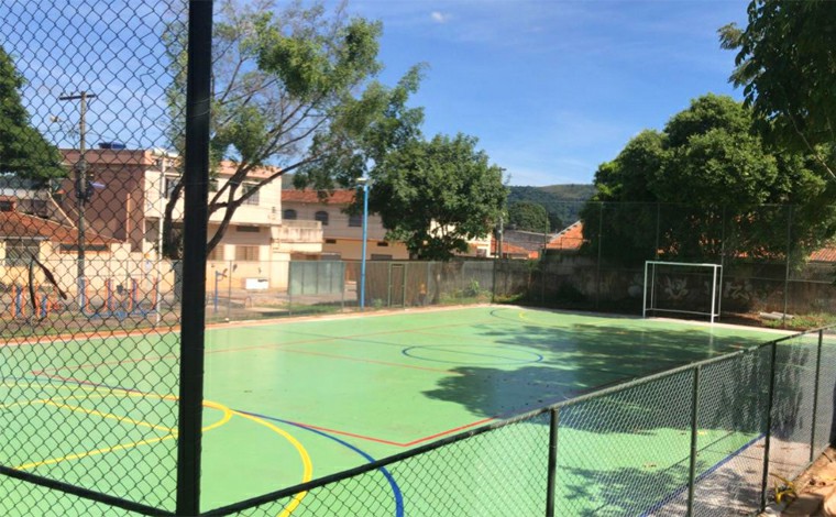 Quadra de esporte do bairro Santa Rosa em Sete Lagoas recebe revitalização