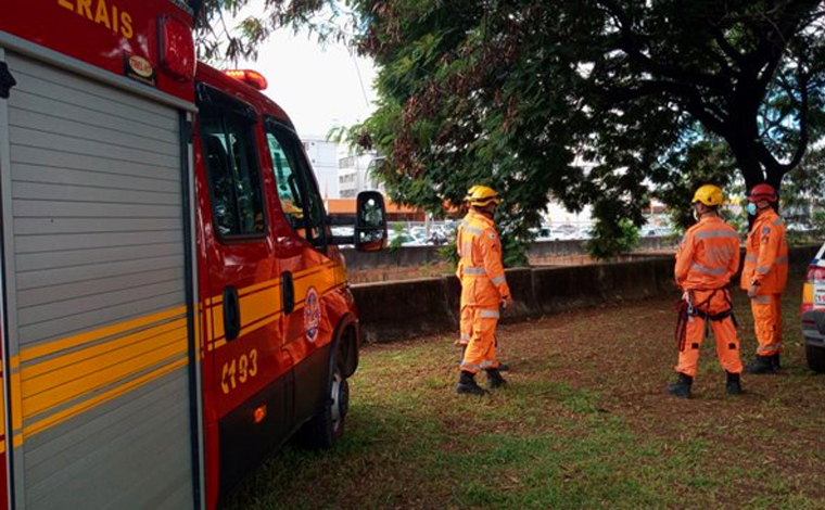 Corpo de homem é encontrado com diversos ferimentos no Rio Arrudas em Belo Horizonte