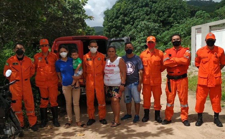 Idosa é resgatada após ficar 7 dias perdida em mata; para sobreviver ela se alimentou de plantas