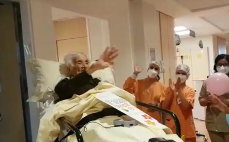 Idosa de 110 anos se recupera da Covid-19 e deixa hospital em São Paulo