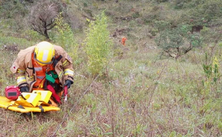 Corpo de Bombeiros resgata jovem perdida em mata no Topo do Mundo em Brumadinho