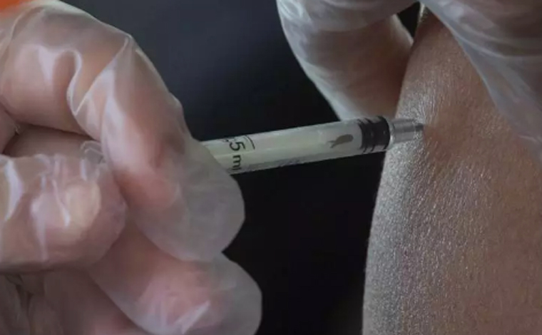 Envio errado de vacinas contra Covid-19 faz 46 pessoas serem imunizadas indevidamente