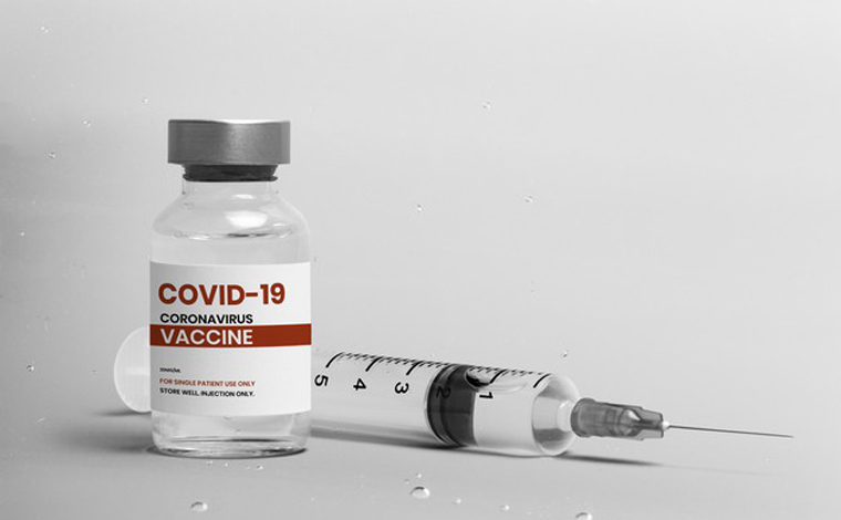População de 61 anos recebe primeira dose da Coronavac nesta terça-feira (4)