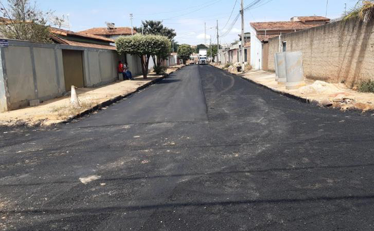 Foto: DivulgaÃ§Ã£o/PMSL - Mais um bairro de Sete Lagoas teve ruas revitalizadas com nova drenagem pluvial e asfalto. As ruas Geraldo EustÃ¡quio de Amorim Carvalho, Valentino AntÃ´nio Pacheco e Paulo Fernandes jÃ¡ foram praticamente concluÃ­das