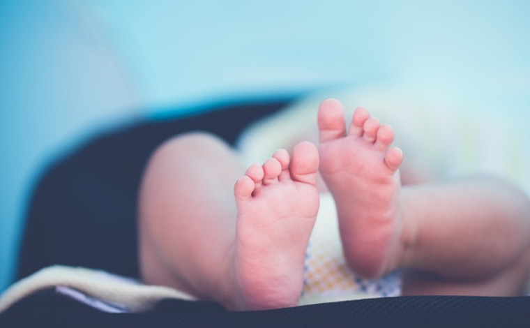 Bebê nasce com anticorpos contra Covid-19 após mãe ser vacinada com Coronavac em SC