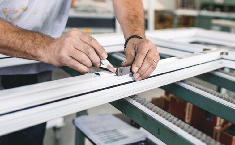 Empresa de Sete Lagoas oferece vaga de emprego para Serralheiro de Alumínio