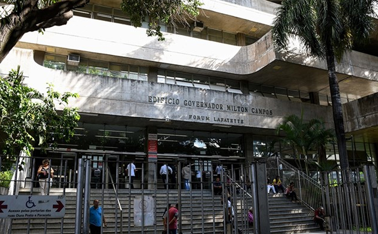 Foto: Robert Leal/TJMG - O crime contra Luiz Felipe Silveira, de 17 anos, aconteceu dentro de uma escola localizada na avenida Afonso Pena, e segundo a denÃºncia, a motivaÃ§Ã£o seria a insatisfaÃ§Ã£o de Hudson com um drible sofrido em uma partida de futebol