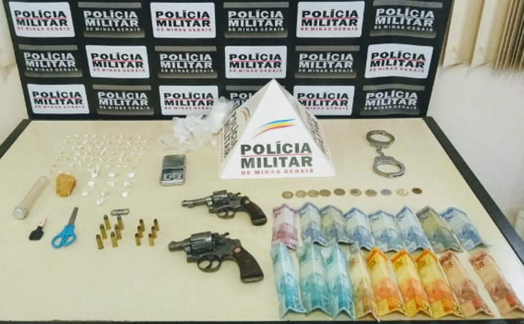 PM prende homem com armas de fogo e grande quantidade de drogas em Paraopeba